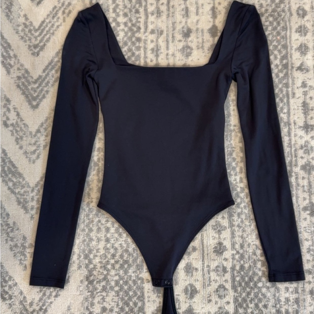 Aritzia Babaton Long Sleeve Black Bodysuit